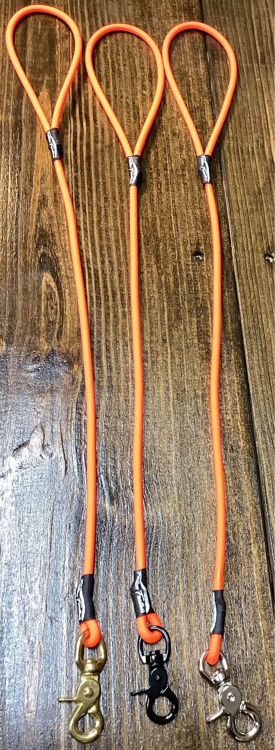 2 FT Round Handlers Lead